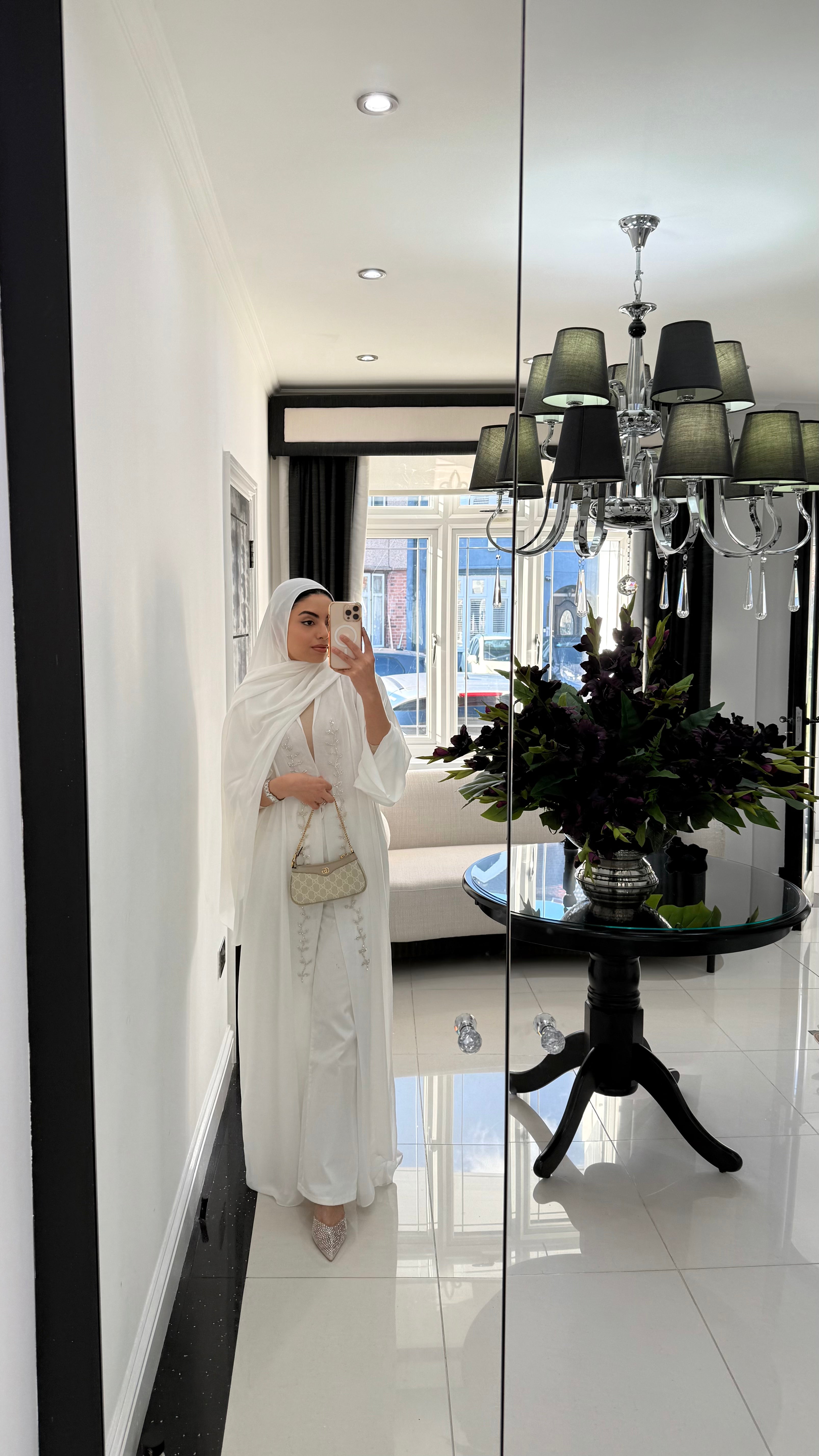 ALIA ABAYA-WHITE