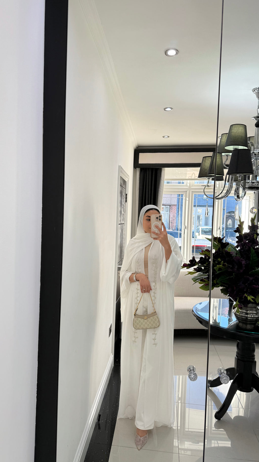 ALIA ABAYA-WHITE