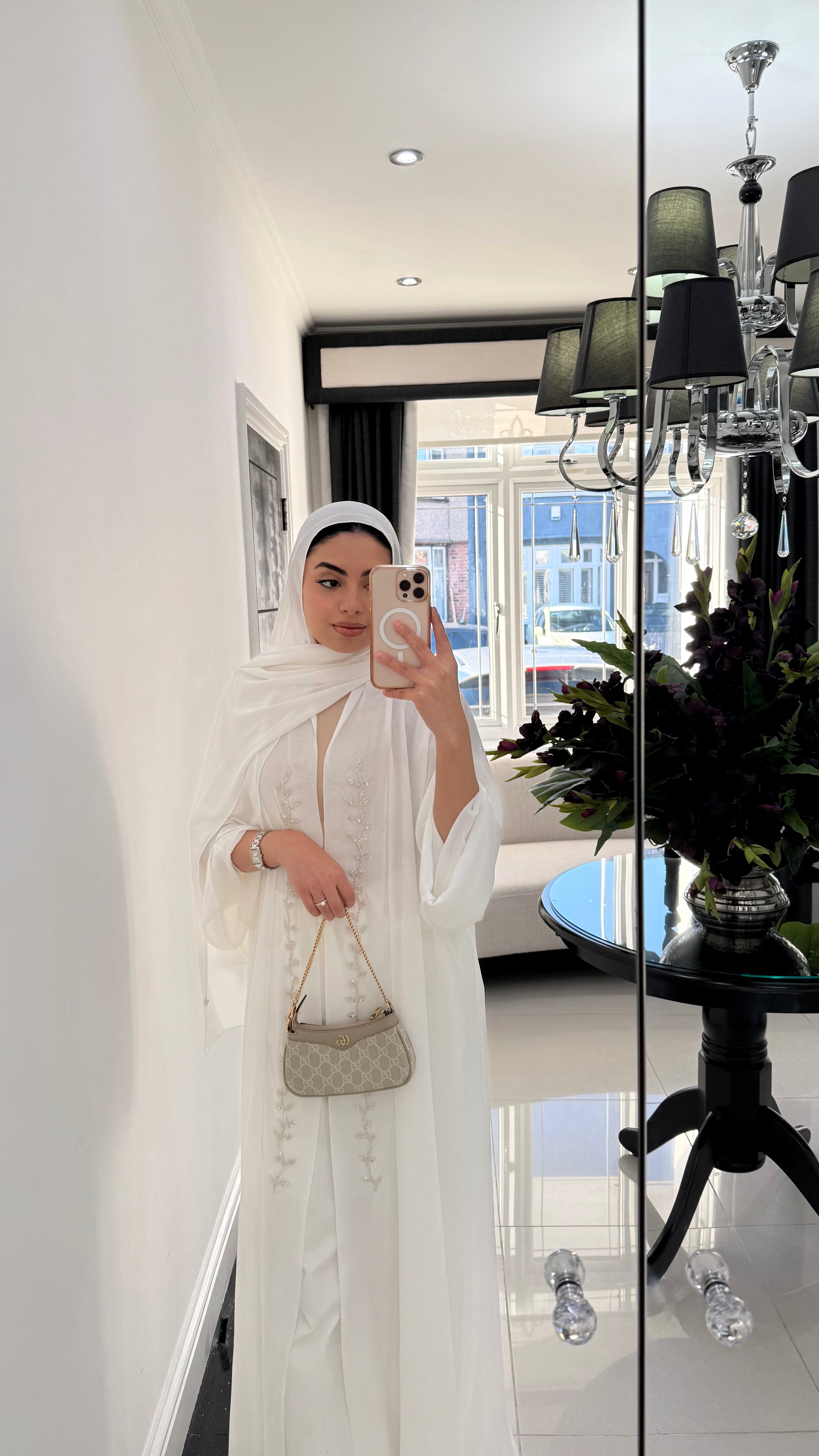 ALIA ABAYA-WHITE